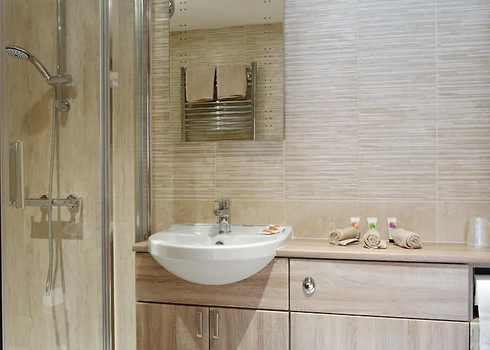 The Byres Tan 圣比斯