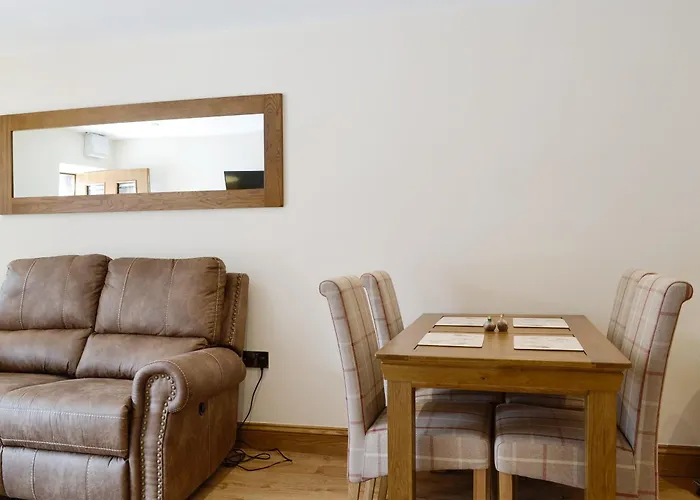 The Byres Tan * 圣比斯