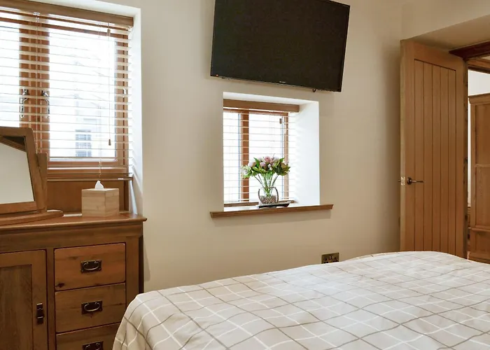 The Byres Tan * 圣比斯